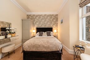 Wheatlands Lodge - Bed & Breakfast