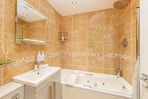 Wheatlands Lodge - Bed & Breakfast