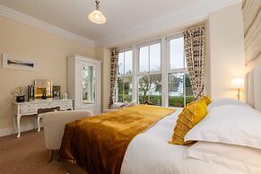 Wheatlands Lodge - Bed & Breakfast