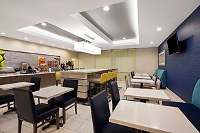 La Quinta Inn & Suites by Wyndham Palestine