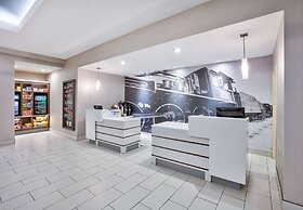 La Quinta Inn & Suites by Wyndham Palestine