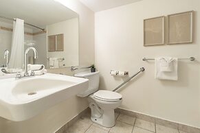 Hotel Faubourg Montreal