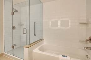 Holiday Inn Express Hotel & Suites Toronto - Markham by IHG