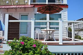 Alouette Beach Resort