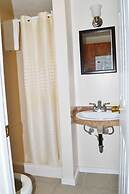 Alouette Beach Resort