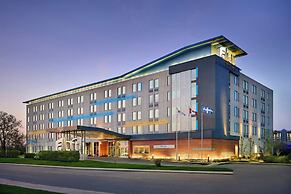 Aloft Montreal Airport