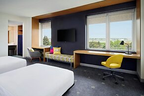Aloft Montreal Airport