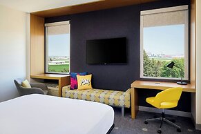 Aloft Montreal Airport