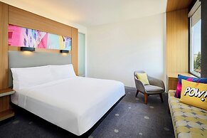 Aloft Montreal Airport