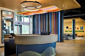 Aloft Montreal Airport