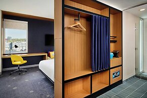 Aloft Montreal Airport