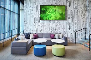 Aloft Montreal Airport