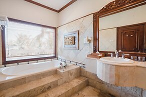 Ramayana Candidasa Beach Resort