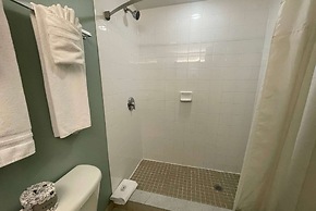Super 8 by Wyndham Peterborough