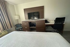 Super 8 by Wyndham Peterborough