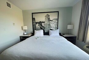 Super 8 by Wyndham Peterborough