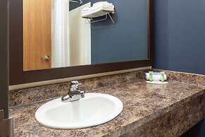 Super 8 by Wyndham Lachenaie/Terrebonne