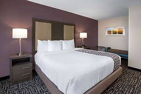 La Quinta Inn & Suites by Wyndham Wichita Airport