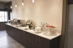 La Quinta Inn & Suites by Wyndham Wichita Airport