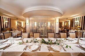 Regent Beach Hotel & Apartments