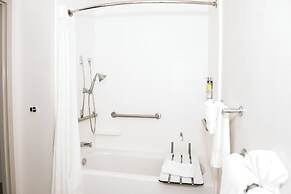 Holiday Inn Express & Suites Tampa USF Busch Gardens by IHG