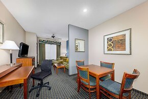 Baymont by Wyndham Pratt