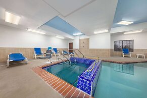 Baymont by Wyndham Pratt