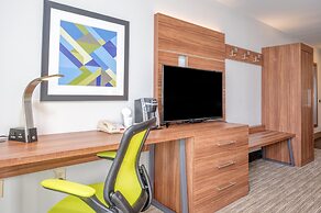 Holiday Inn Express & Suites - Thornburg, S. Fredericksburg by IHG