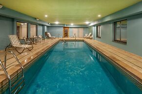 Holiday Inn Express Hotel & Suites in North East (Erie) by IHG