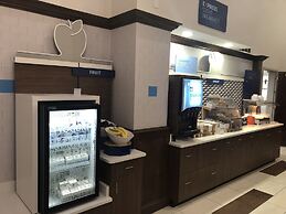 Holiday Inn Express Hotel & Suites in North East (Erie) by IHG