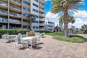 Amelia By The Sea 3 Bedroom Condo by RedAwning