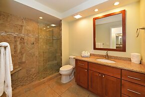 Lahaina Shores #425 Studio Bedroom Condo by RedAwning