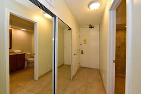 Lahaina Shores #425 Studio Bedroom Condo by RedAwning