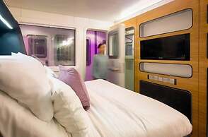 YOTELAIR Amsterdam Schiphol - Transit Hotel