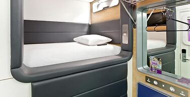 YOTELAIR Amsterdam Schiphol - Transit Hotel