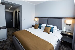 Best Western Plus Premium Inn