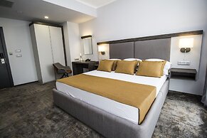 Best Western Plus Premium Inn