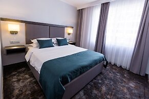 Best Western Plus Premium Inn