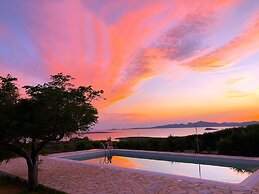 Paros Afrodite Luxury Villas