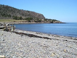 Gullivers Cove Oceanview Cottages