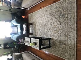 Historic Iron Horse Inn