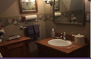 Historic Iron Horse Inn