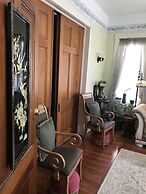 Historic Iron Horse Inn