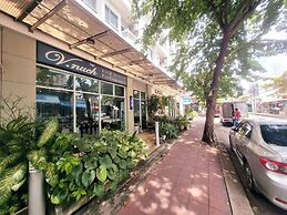 J Park at Chinnakhet