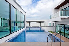 White Sand Beach Residences Pattaya