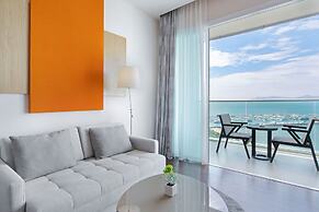 White Sand Beach Residences Pattaya