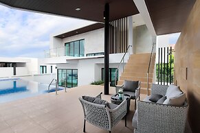 White Sand Beach Residences Pattaya