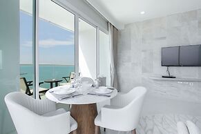 White Sand Beach Residences Pattaya