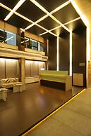 Pride Biznotel Alkapuri