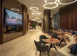 Hyde Resort and Residences, OceanMiami Collection